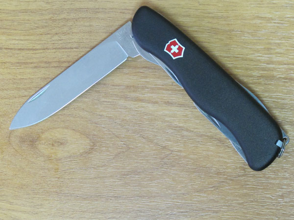 Лайнерные фиксаторы на ножах Victorinox